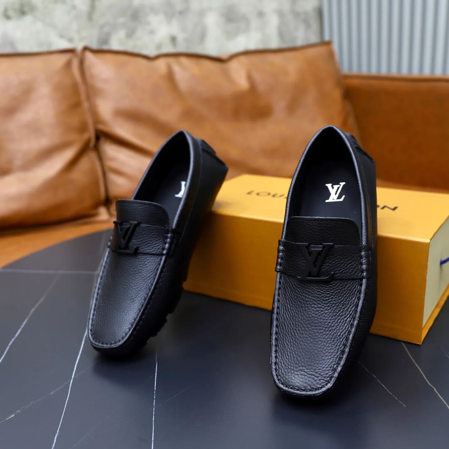 Ex-factory price: 480💰【LV】Louis Vuitton ⚠️High-end men’s driving and pedal series ⚠️38-44 (customized for 45) ⚠️All original cowhide leather! Thick and soft! Made entirely of calfskin lining! Rubber sheet anti-slip beanie sole! Three-dimensional package technology! Fashionable and classic! Handicrafts! Original high quality! Feel free to compare!